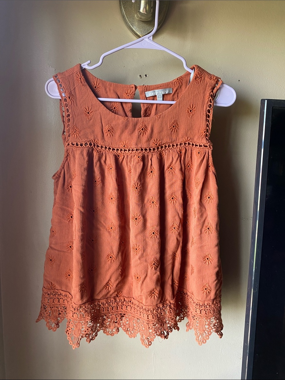 Daniel Rainn Rust-Orange Eyelet Crochet-Trim Sleeveless Tank